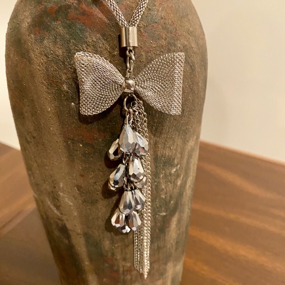 Beautiful Long Mesh Bow Necklace! - Picture 7 of 7